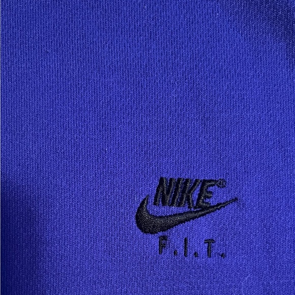 EUC Nike DriFit Size L - Picture 6 of 13